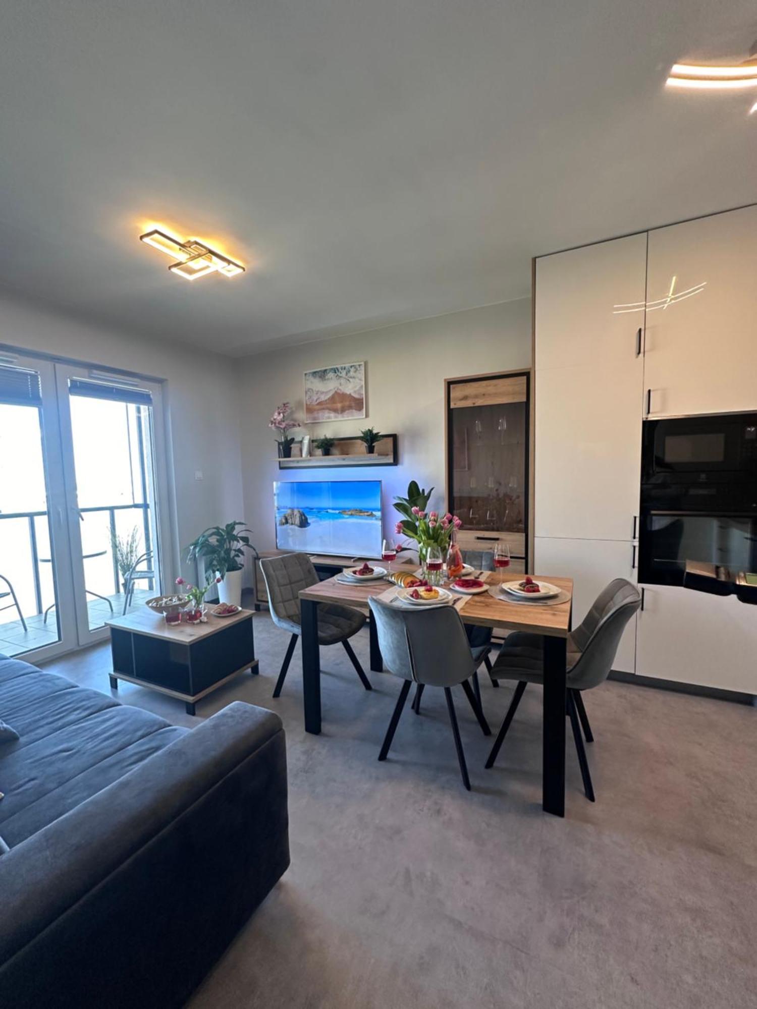 Maya'S Flats & Resorts 104 - Letnica Apartment กดัญสก์ ภายนอก รูปภาพ