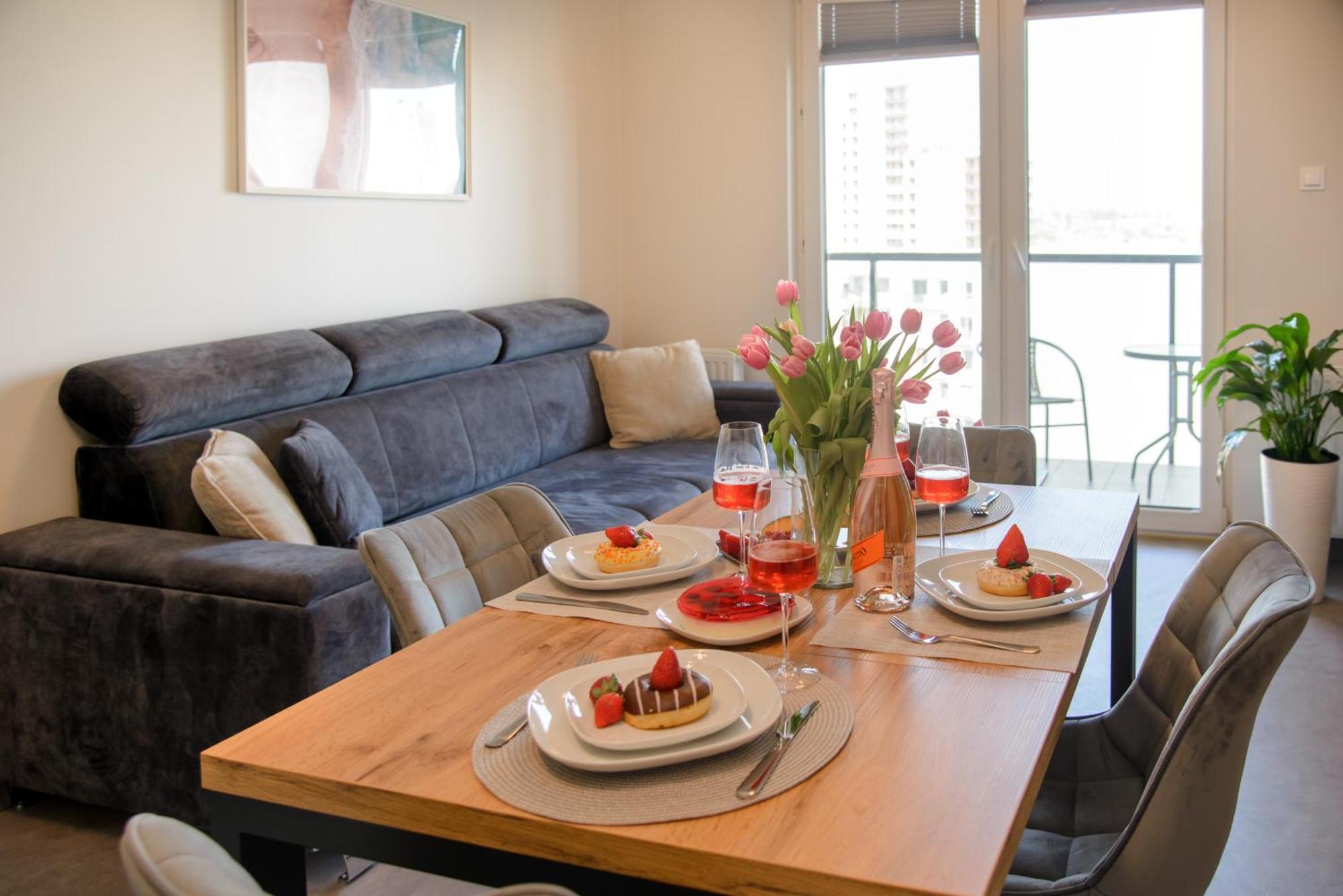 Maya'S Flats & Resorts 104 - Letnica Apartment กดัญสก์ ภายนอก รูปภาพ