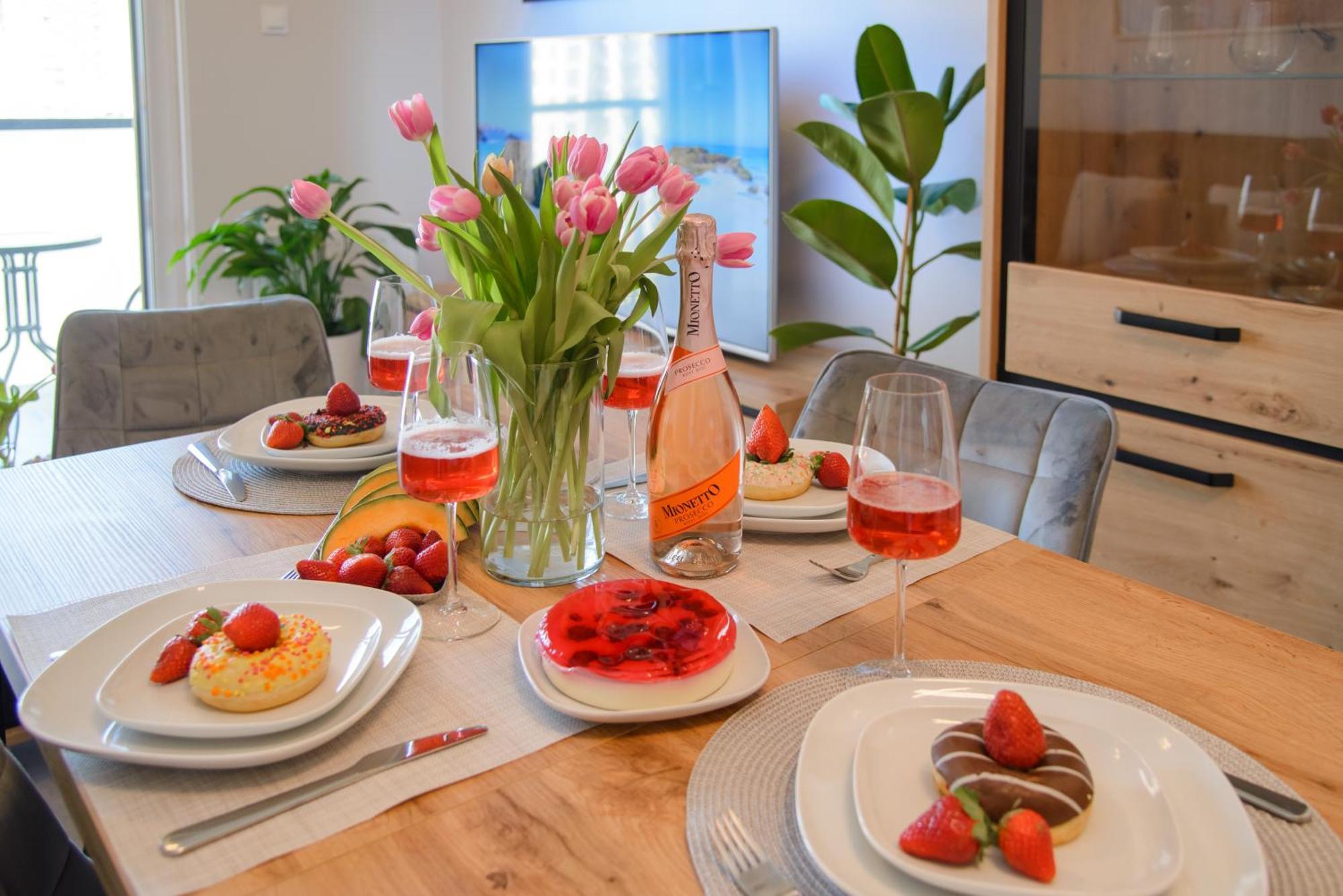 Maya'S Flats & Resorts 104 - Letnica Apartment กดัญสก์ ภายนอก รูปภาพ